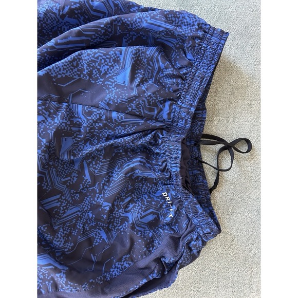 Nike DRI FIT Youth Medium Shorts Black And Blue street wear shops in 24 hours. - Picture 4 of 5